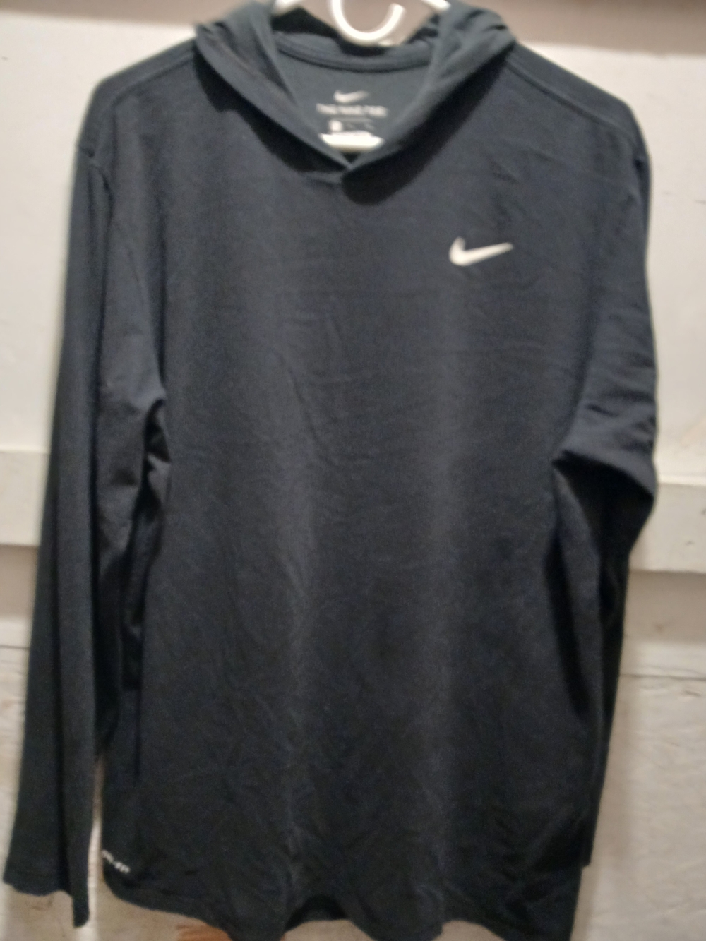 Nike Men’s Black Performance Hoodie Long-Sleeve Shirt